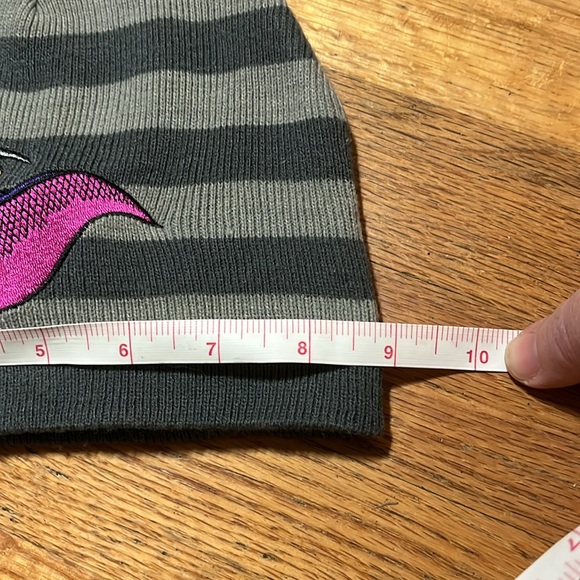 Loungefly Disney Darkwing Duck Beanie - Picture 4 of 5